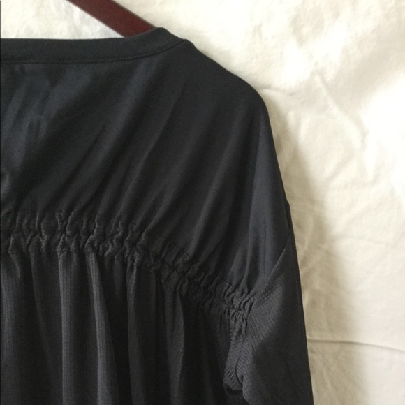 Fabletics,NWT, “Cashel L/S cinched back top” - Picture 7 of 7